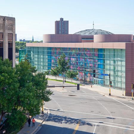 Holiday Inn Express Hotel & Suites Minneapolis-Downtown Convention Center By Ihg Εξωτερικό φωτογραφία